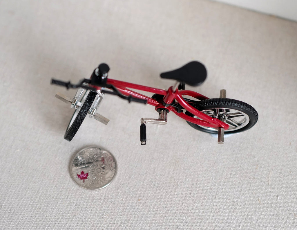 1:12 Scale Miniature Kid's BMX Bicycle, 3-15/16 inch long, DIY Dollhouse Supply (red)