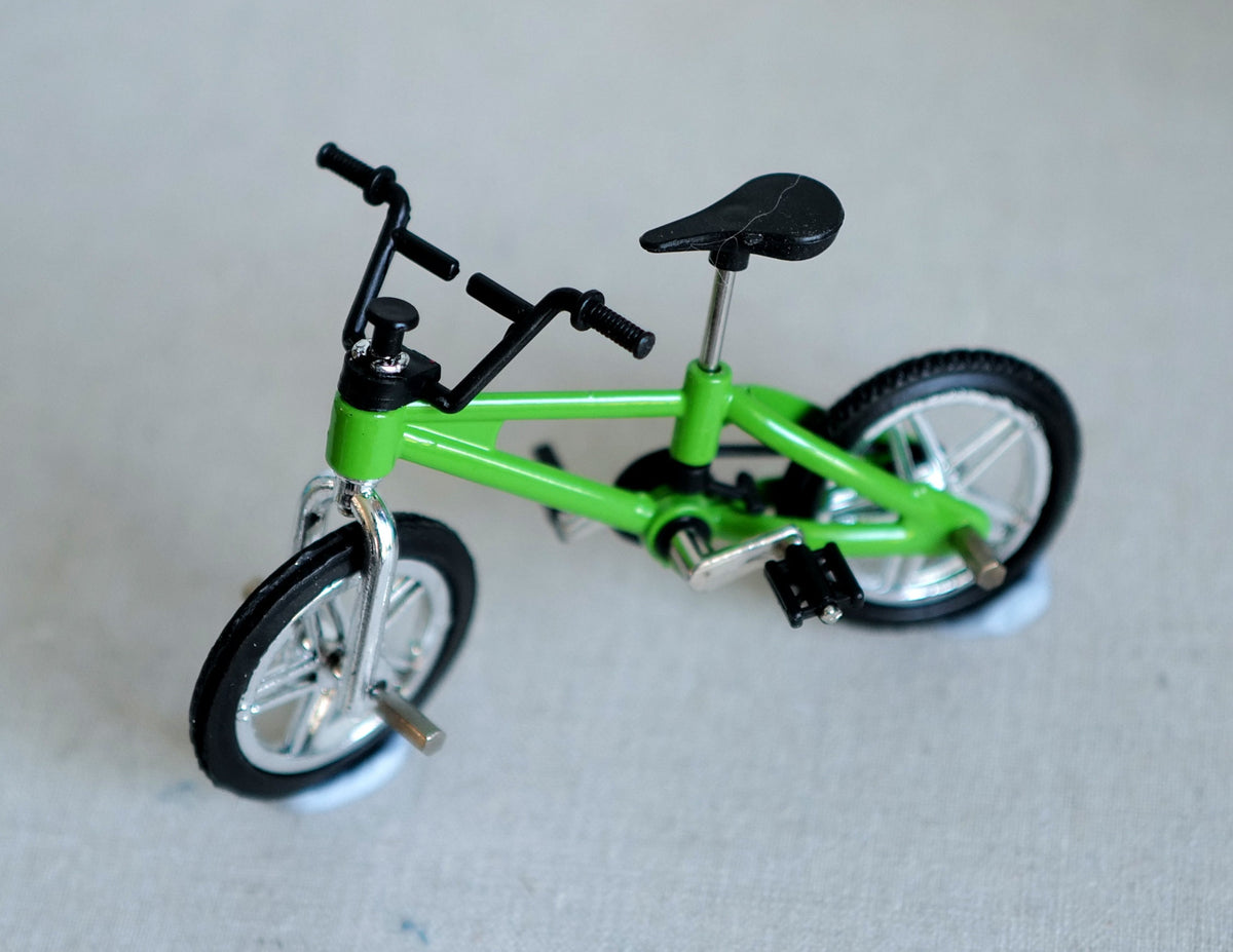 1:12 Scale Miniature Kid Size Freestyle Bike, Front and Rear Pegs, 3-15/16 inch long, DIY Dollhouse Supply (green)