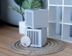 Maßstab 1:12 Miniatur-Aufbewahrungskisten aus Holz, 2er-Set, mit Lattenseiten, 1-7/16 inch hoch, DIY-Puppenhausbedarf (grau)
