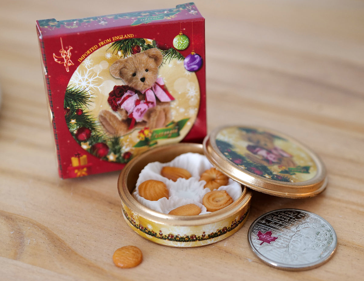 1:12 Scale Miniature Butter Cookie Tin with Box, 7 Cookies, 1-1/2 inch dia., DIY Dollhouse Supply (gold)