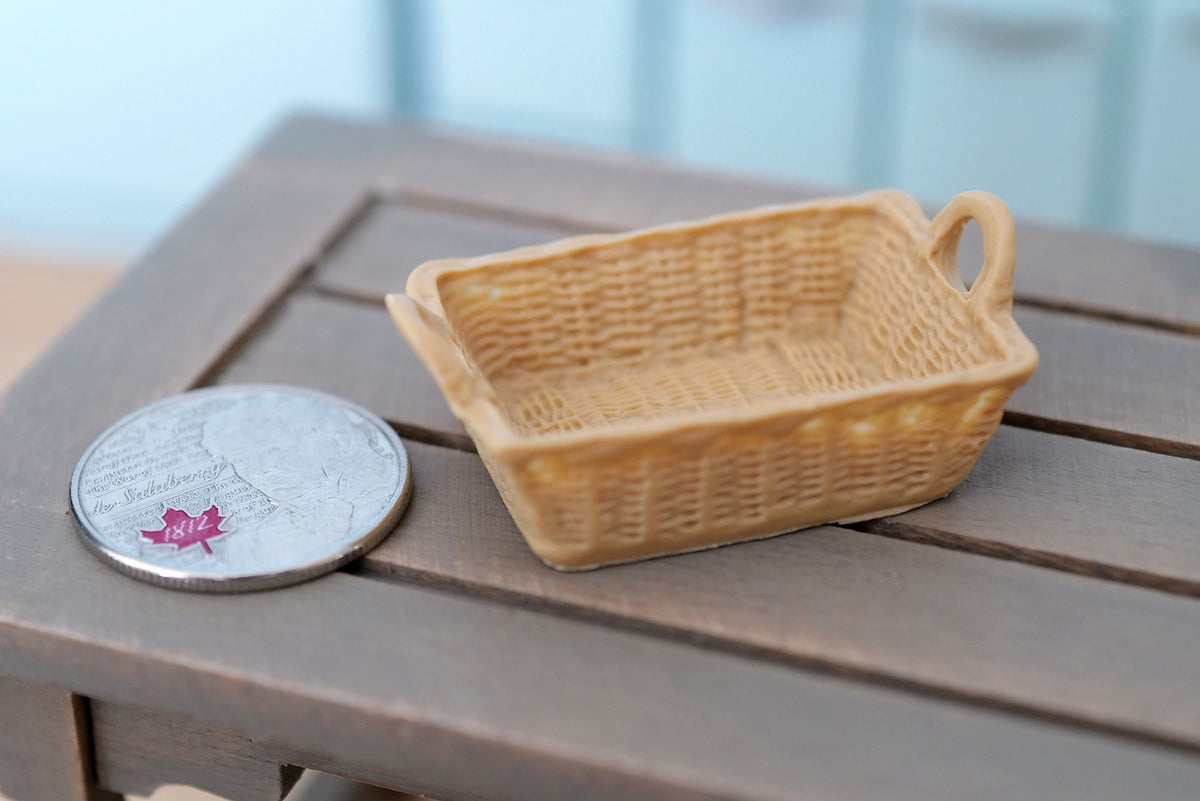 1:12 scale Dollhouse Supplies Miniature basket - D062