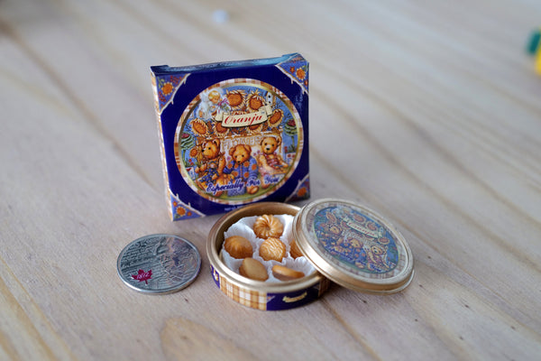 Miniature Butter Cookies, 1 Inch Scale Bears Cover Box with 7 Half Inch Scale Danish Cookies - C047