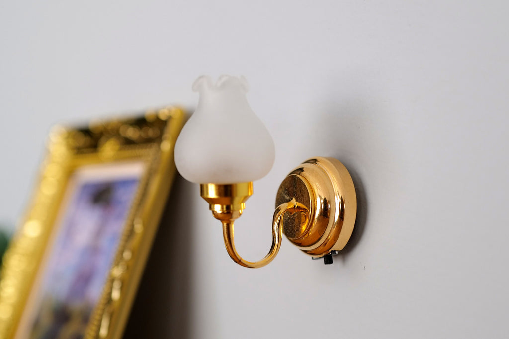 1:12 Dollhouse lighting decoration miniature LED hallway wall light battery light with on off switch - K050