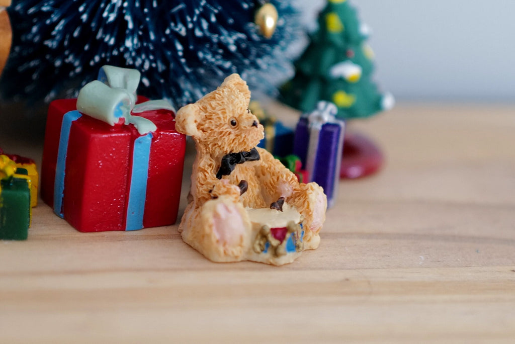 1:12 Scale Miniature Christmas Teddy Bear Playing a Drum, Sitting, 1-3/16 inch tall, DIY Dollhouse Supply (tan)
