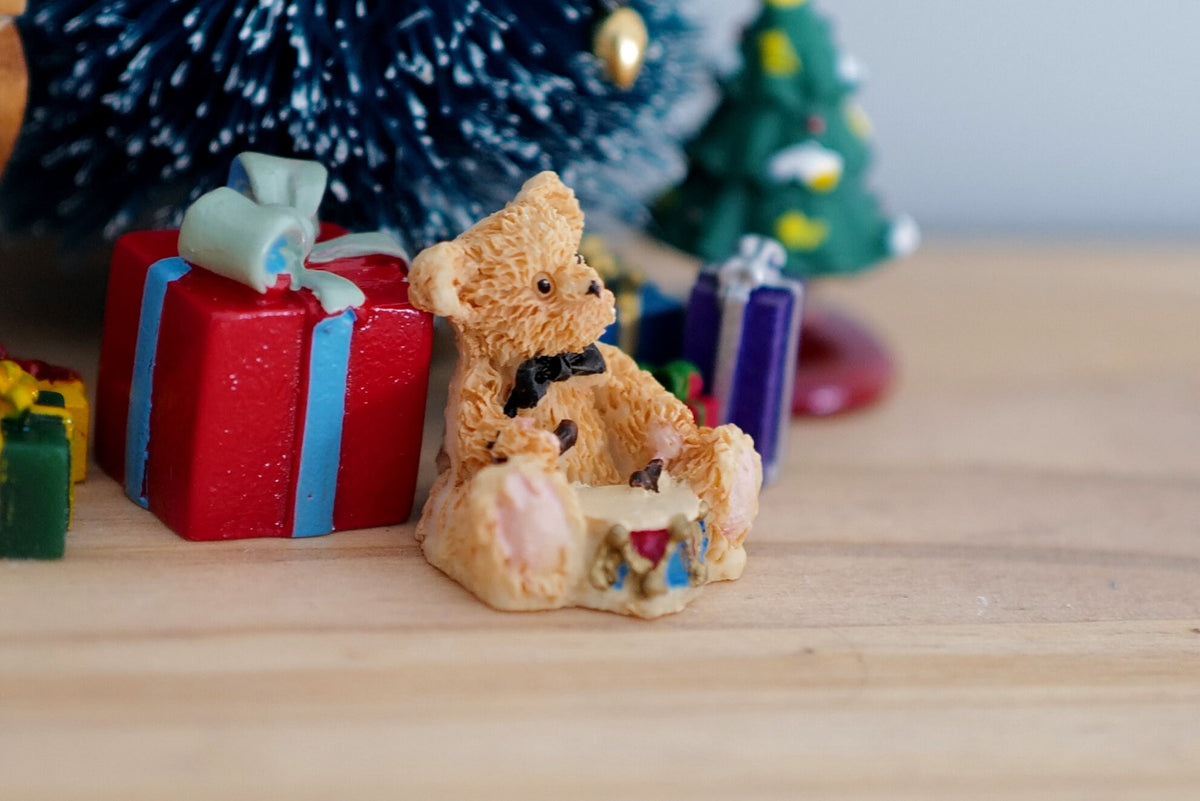 1:12 Scale Miniature Christmas Teddy Bear Playing a Drum, Sitting, 1-3/16 inch tall, DIY Dollhouse Supply (tan)