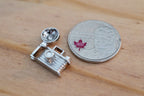 Appareil photo flash rétro miniature en métal à l'échelle 1:12, réflecteur flash rond, 2 cm (13/16 po) de long, accessoire pour maison de poupée DIY (argenté)