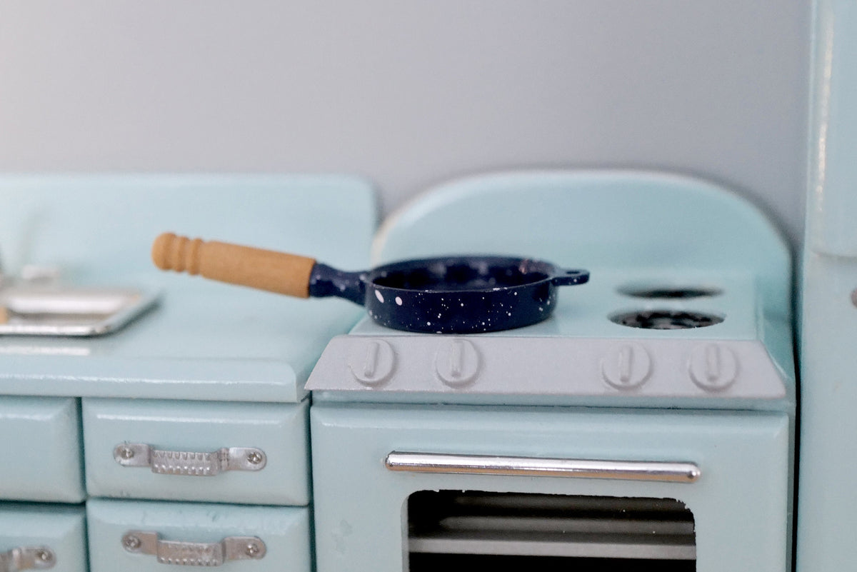 1:12 Scale Miniature Metal Frying Pan, Speckled Enamel Look, Wood Handle, 2-5/16 inch long, DIY Dollhouse Supply (navy blue)