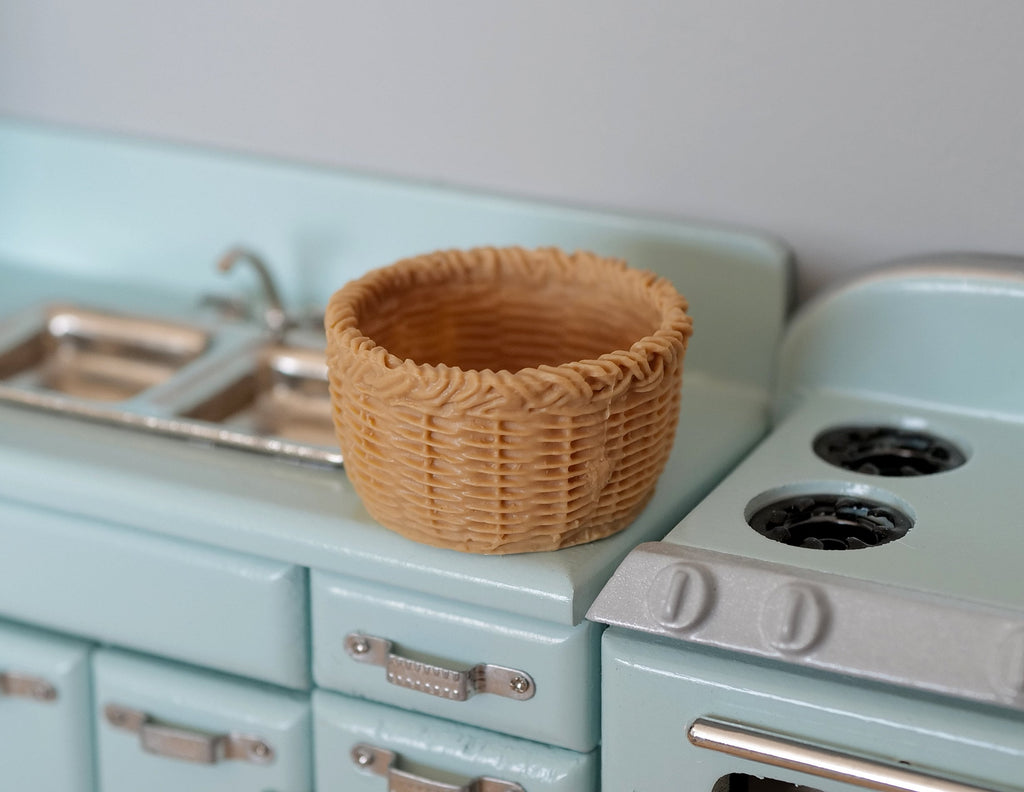 1:12 Scale Miniature Round Woven Basket, 1-3/16 inch dia., DIY Dollhouse Supply (natural)