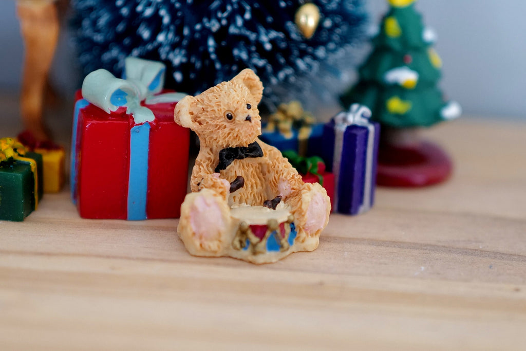 1:12 Scale Miniature Christmas Teddy Bear Playing a Drum, Sitting, 1-3/16 inch tall, DIY Dollhouse Supply (tan)