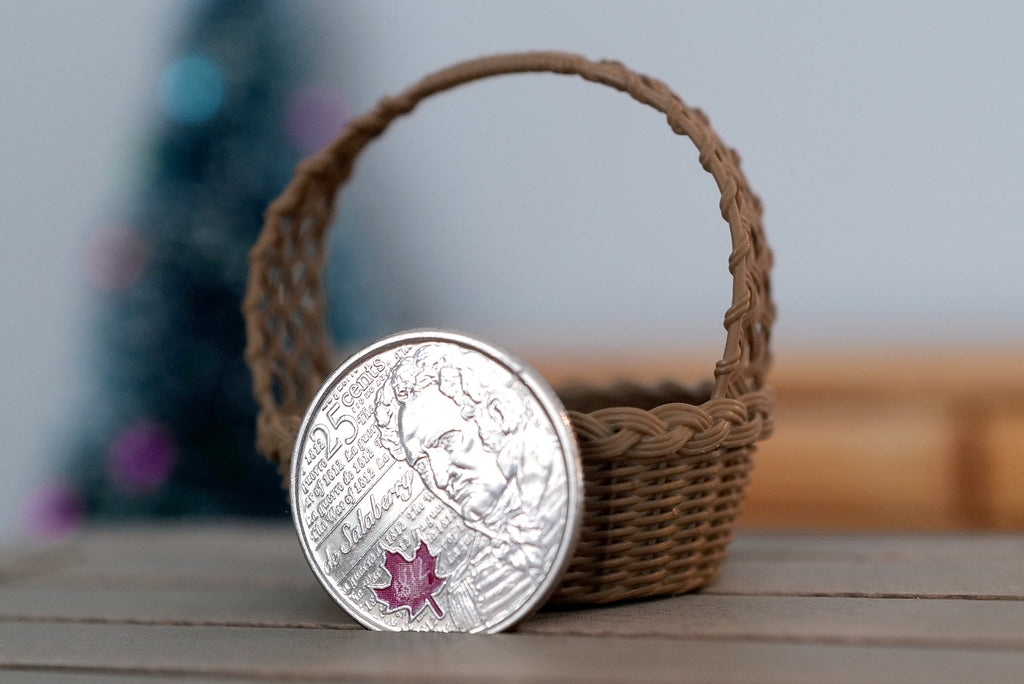 1:12 scale Dollhouse Miniature basket C022