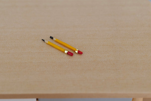 1:12 Dollhouse miniature pencil set of 2 - G055