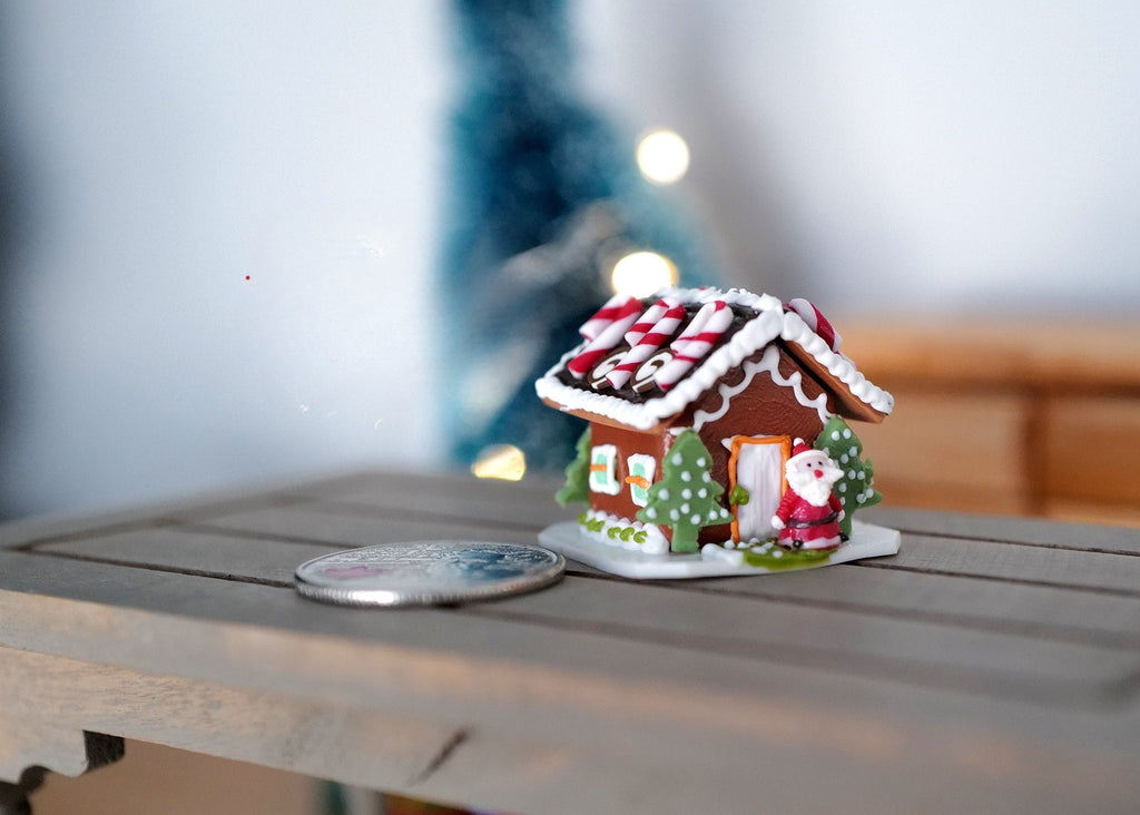 Miniatura in scala 1:12 casetta di pan di zenzero natalizia con Babbo Natale di pan di zenzero, alta 1 inch, accessori fai da te per casa delle bambole