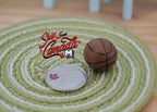 Ballon de basket miniature à l'échelle 1:12, diamètre de 13/16 po (env. 2 cm), accessoire pour maison de poupée (marron)