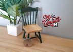 Miniature stol i træ med tremmeryg i skala 1:12, træsæde, 3-9/16 inch høj, gør-det-selv-materiale til dukkehus (mørkegrøn)