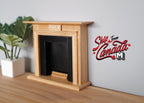 Maßstab 1:12 Miniatur-Kamin aus Holz mit schwarzem Feuerraum und Herdplatte, 5-5/16 inch breit, DIY-Puppenhausbedarf (Honig)