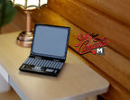 Ordinateur portable miniature à l'échelle 1:12, clavier et écran, 2,5 cm de large, accessoire de maison de poupée DIY (noir)