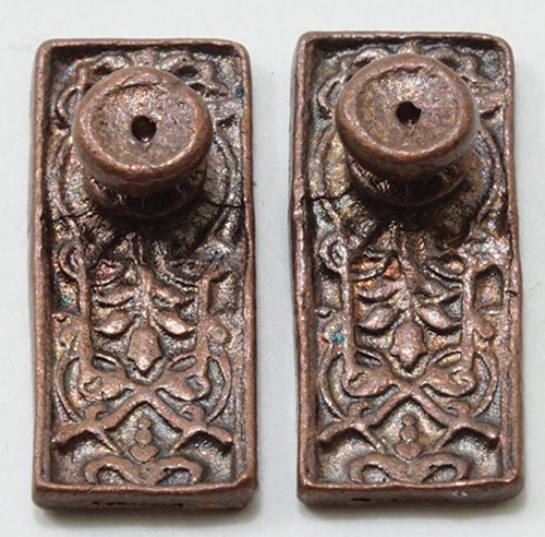 1:12 Scale Miniature Knobs with Embossed Rectangular Backplates, Set of 4, 9/16 inch tall, DIY Dollhouse Supply (antique copper)