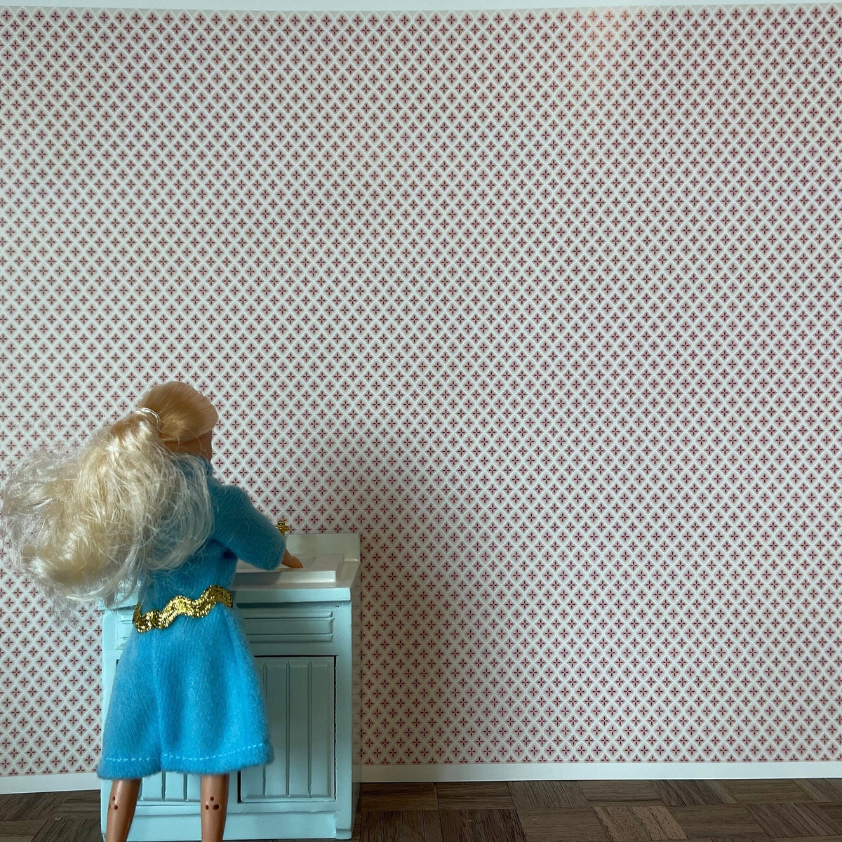 1:12 Scale Miniature Red Quatrefoil Pattern Wallpaper, 16-1/2 x 10-5/8 inch, DIY Dollhouse Supply (white)