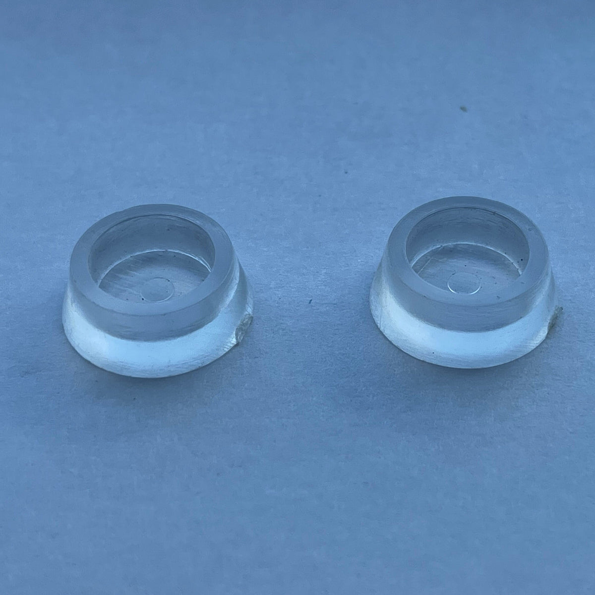 1:12 Scale Miniature Clear Pet Food Bowls, Set of 2, 11/16 inch dia., DIY Dollhouse Supply (small)