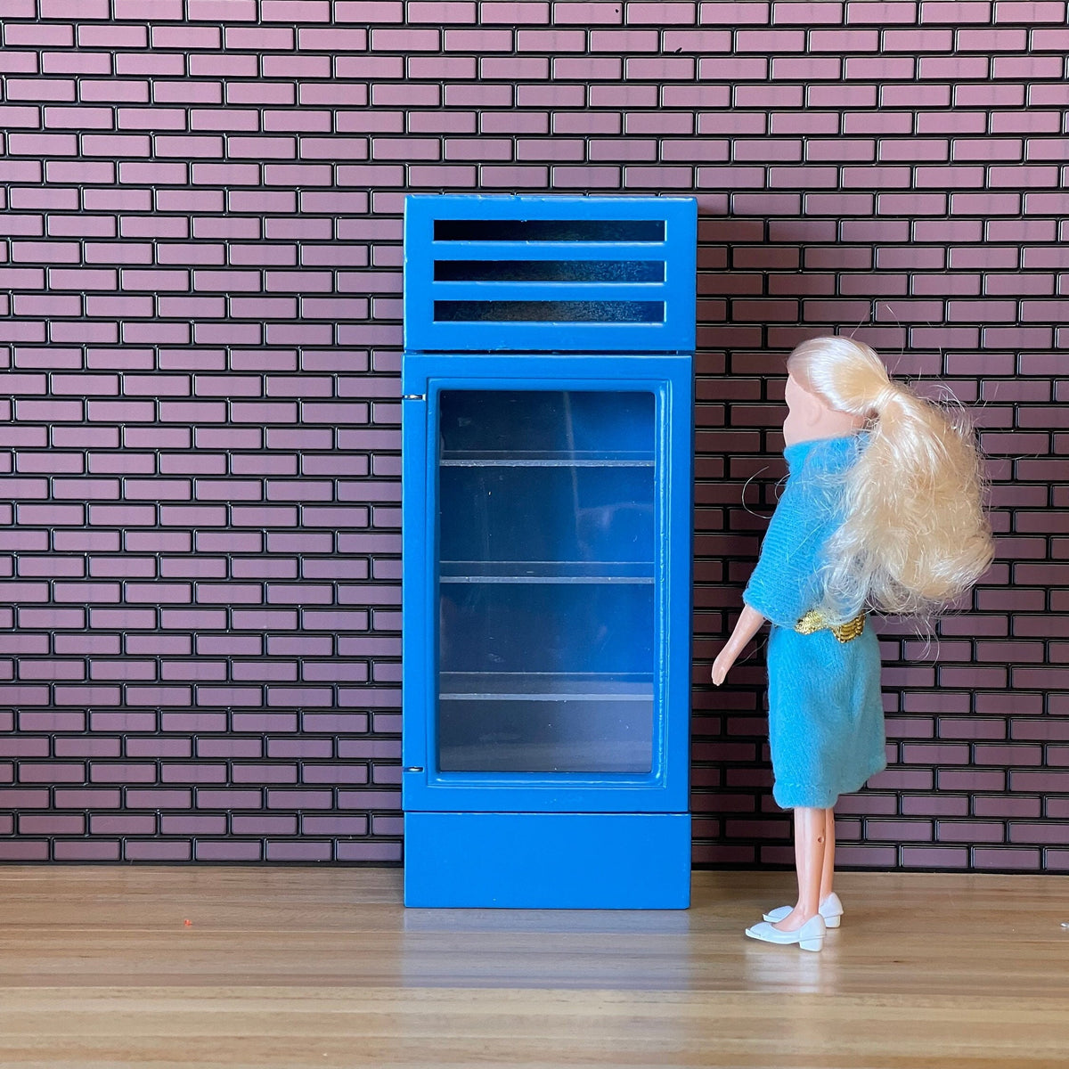 1:12 Scale Miniature Column Beverage Cooler with Glass Door, 4 Shelves, 6-15/16 inch tall, DIY Dollhouse Supply (blue)