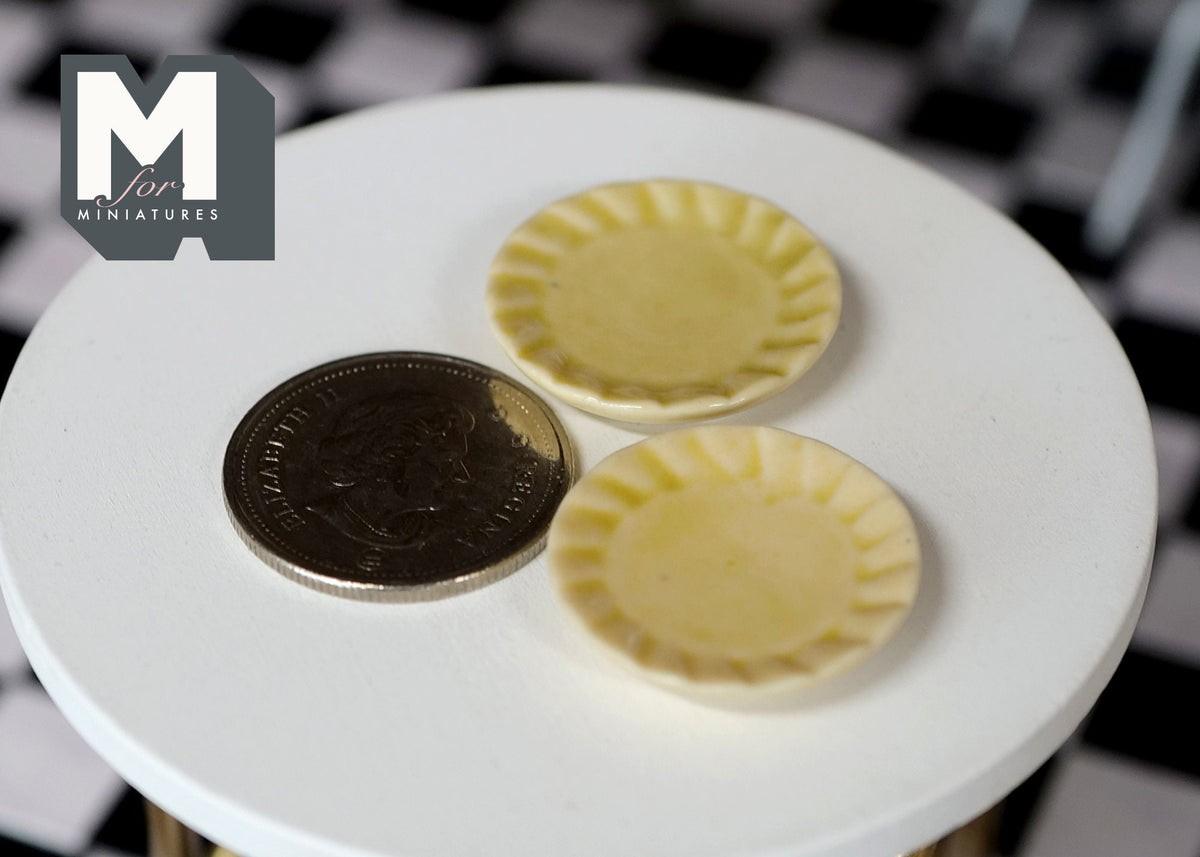 1:12 Scale Miniature Ceramic Scalloped Plates, Set of 2, 1 inch dia., DIY Dollhouse Supply (beige)