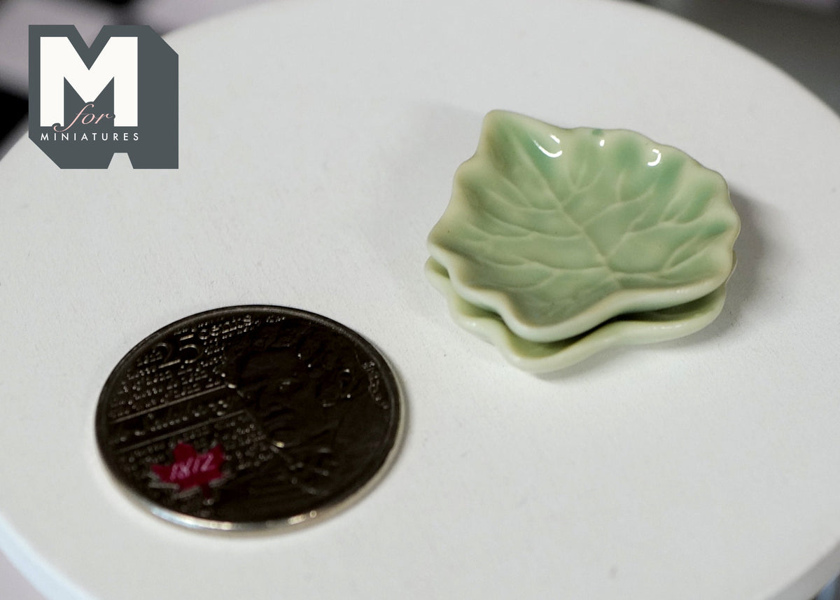 1:12 Dollhouse Supplies Miniature Plate set of 2 - A075