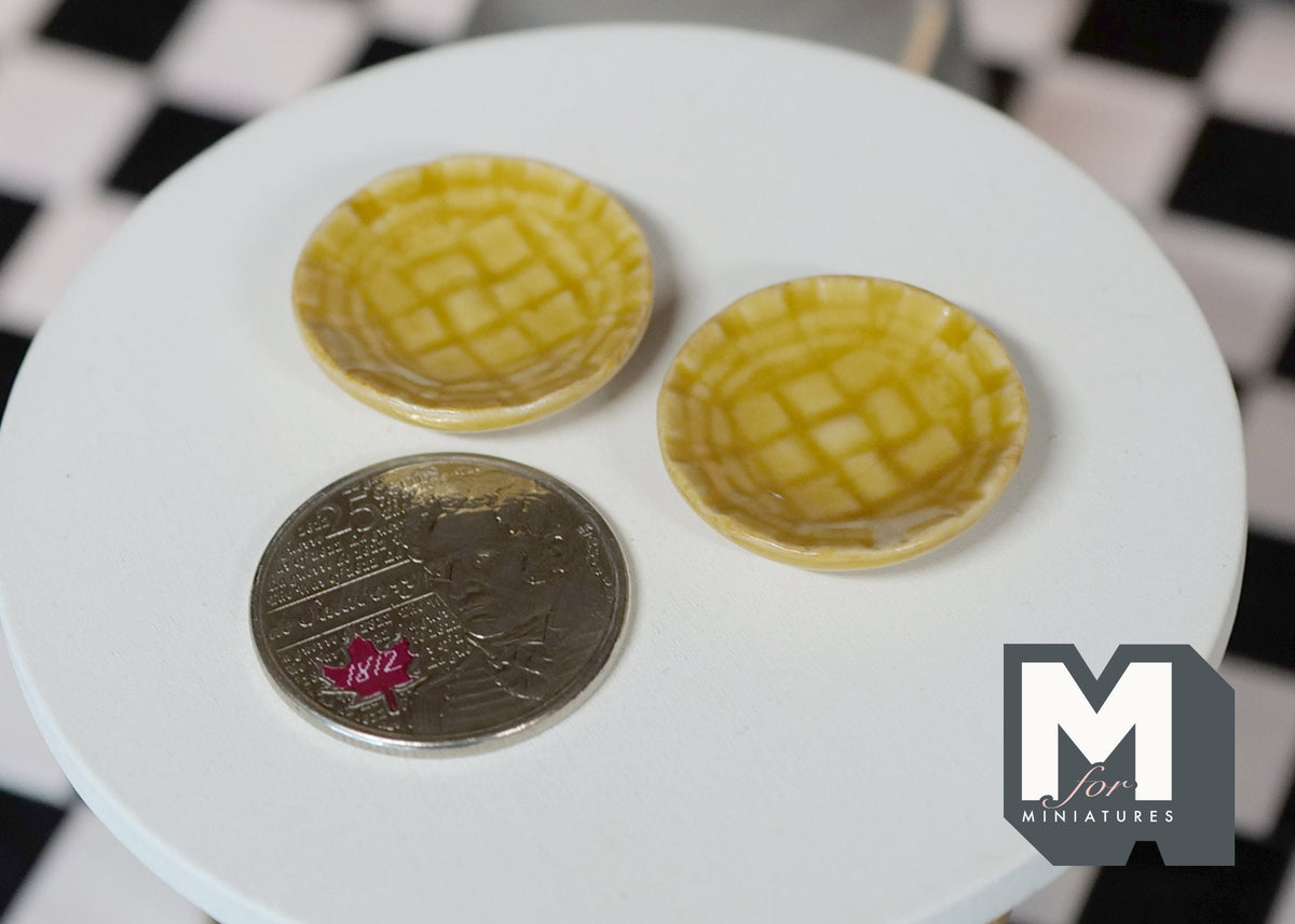 1:12 Dollhouse Supplies Miniature Plate set of 2 - A074