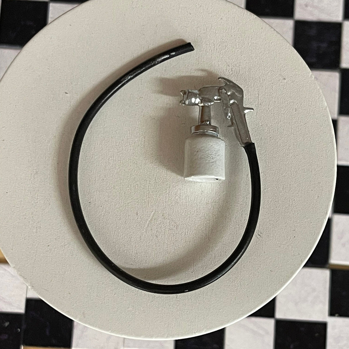 1:12 Scale Miniature Metal Paint Spray Gun with Hose, 7/8 inch tall, DIY Dollhouse Supply