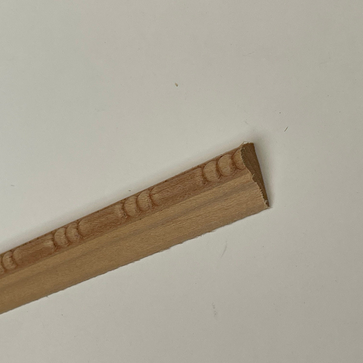 Miniature Bead and Reel Wood Trim Molding for Dollhouse Walls, 11-1/2 inch long