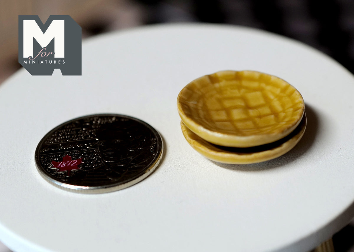 1:12 Dollhouse Supplies Miniature Plate set of 2 - A074