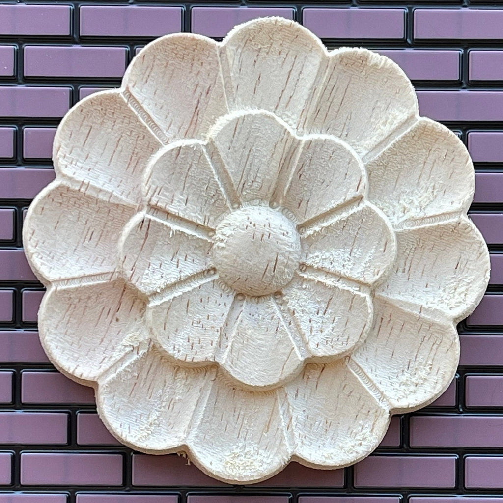 Rosace de plafond miniature pour maison de poupée à l'échelle 1:12, double épaisseur, motif floral, non peinte, diamètre 3-1/16 pouces (moyen)