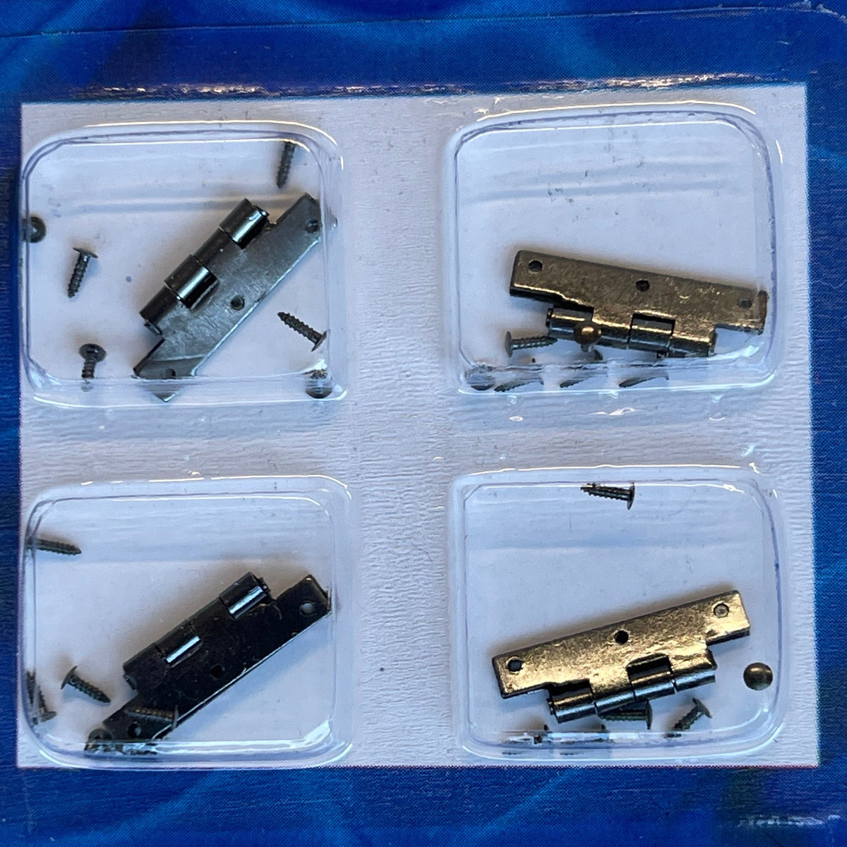 1:12 Scale Miniature 4 Knuckle Hinges with Nails, Set of 4, 9/16 inch tall, DIY Dollhouse Supply (brass)