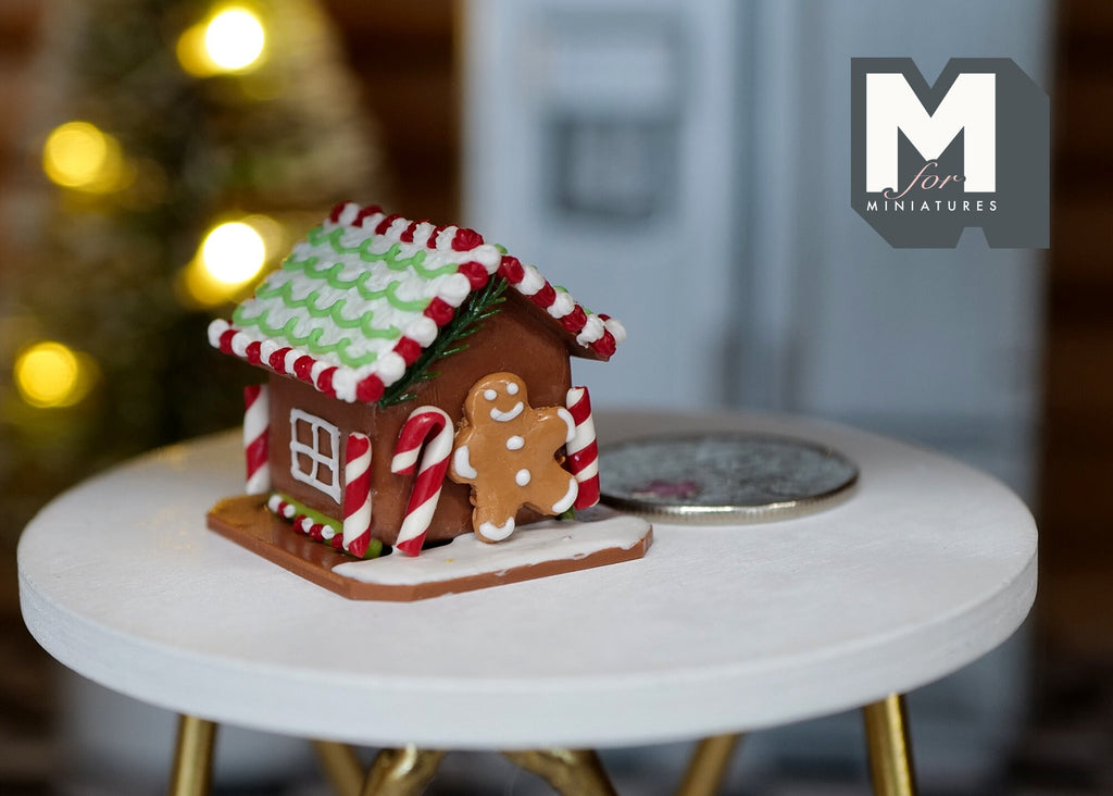 1:12 scale Dollhouse Miniature Christmas Gingerbread House Gingerbread Santa Clause J027