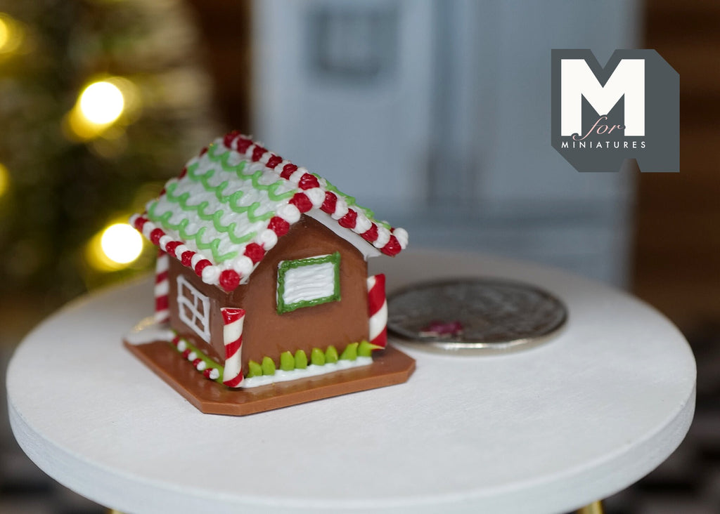 1:12 scale Dollhouse Miniature Christmas Gingerbread House Gingerbread Santa Clause J027
