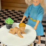 1:12 Dollhouse Supplies Miniature Crawling Figurine - G041