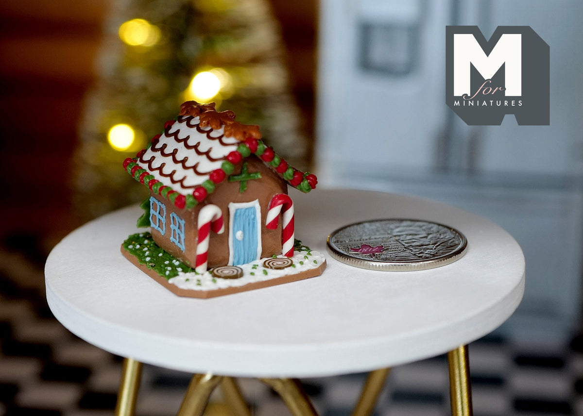 1:12 scale Dollhouse Miniature Christmas Gingerbread House Gingerbread Santa Clause J027