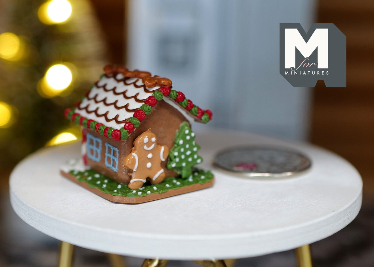 1:12 scale Dollhouse Miniature Christmas Gingerbread House Gingerbread Santa Clause J027