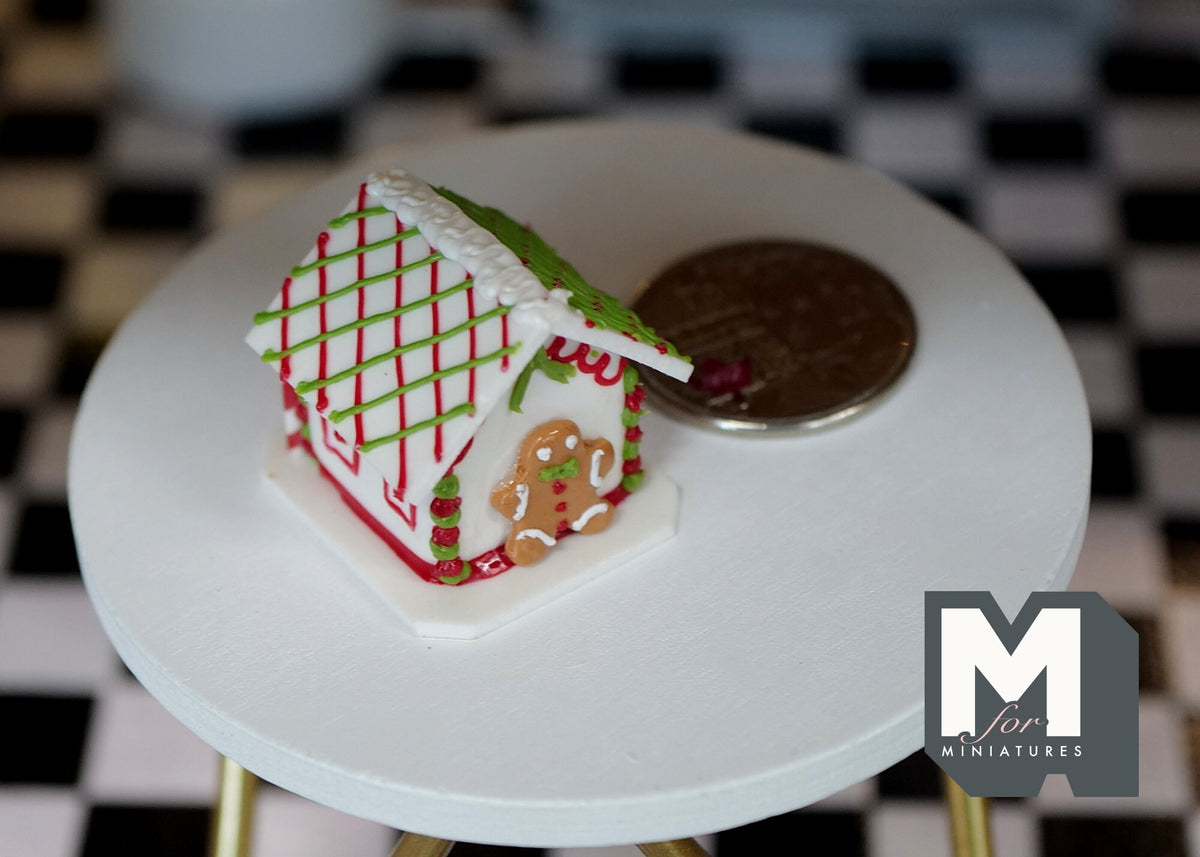 1:12 scale Dollhouse Miniature Christmas Gingerbread House Gingerbread Santa Clause J027