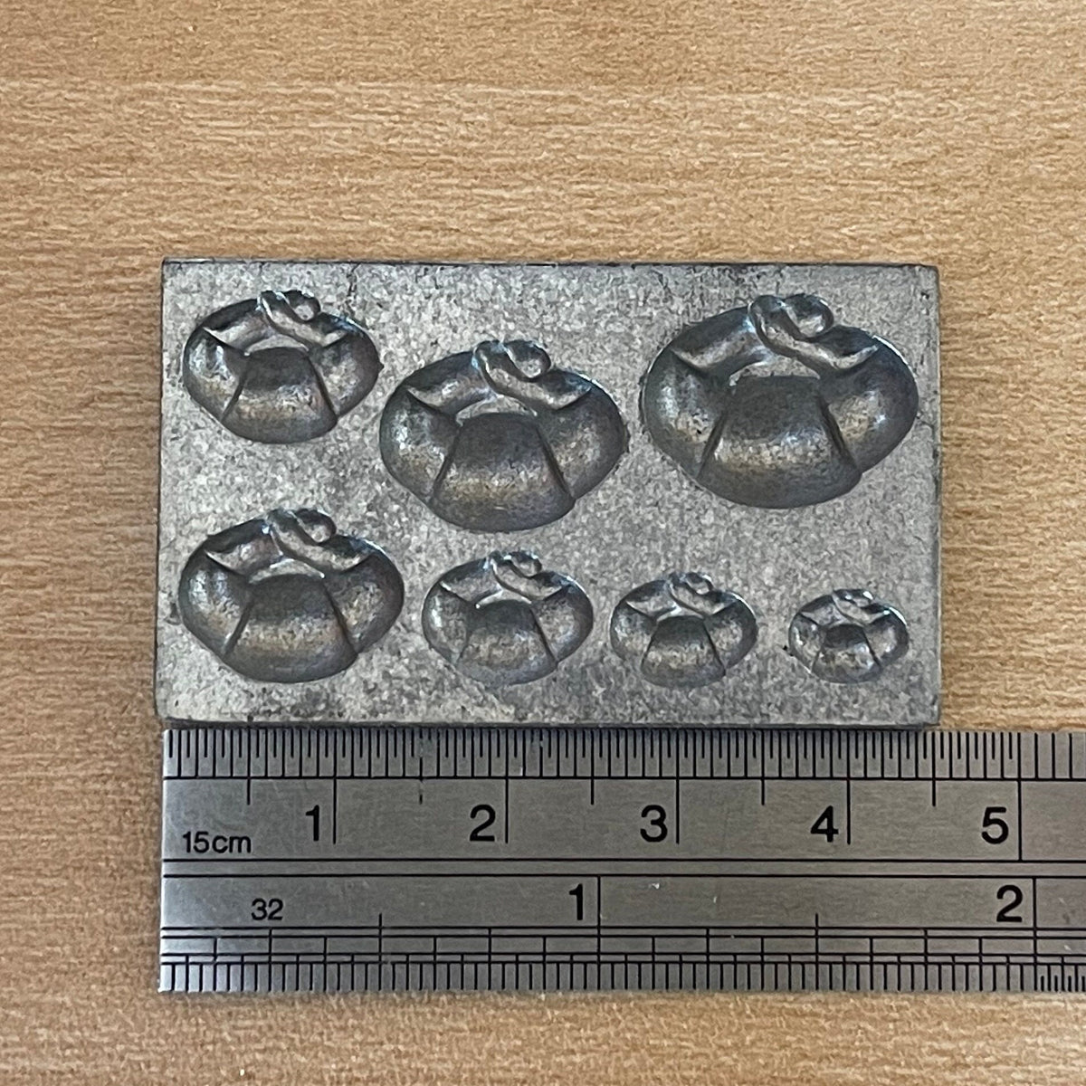 1:12 Scale Miniature Metal Croissant Mold, 7 Sizes, 1-3/4 inch long, DIY Dollhouse Supply