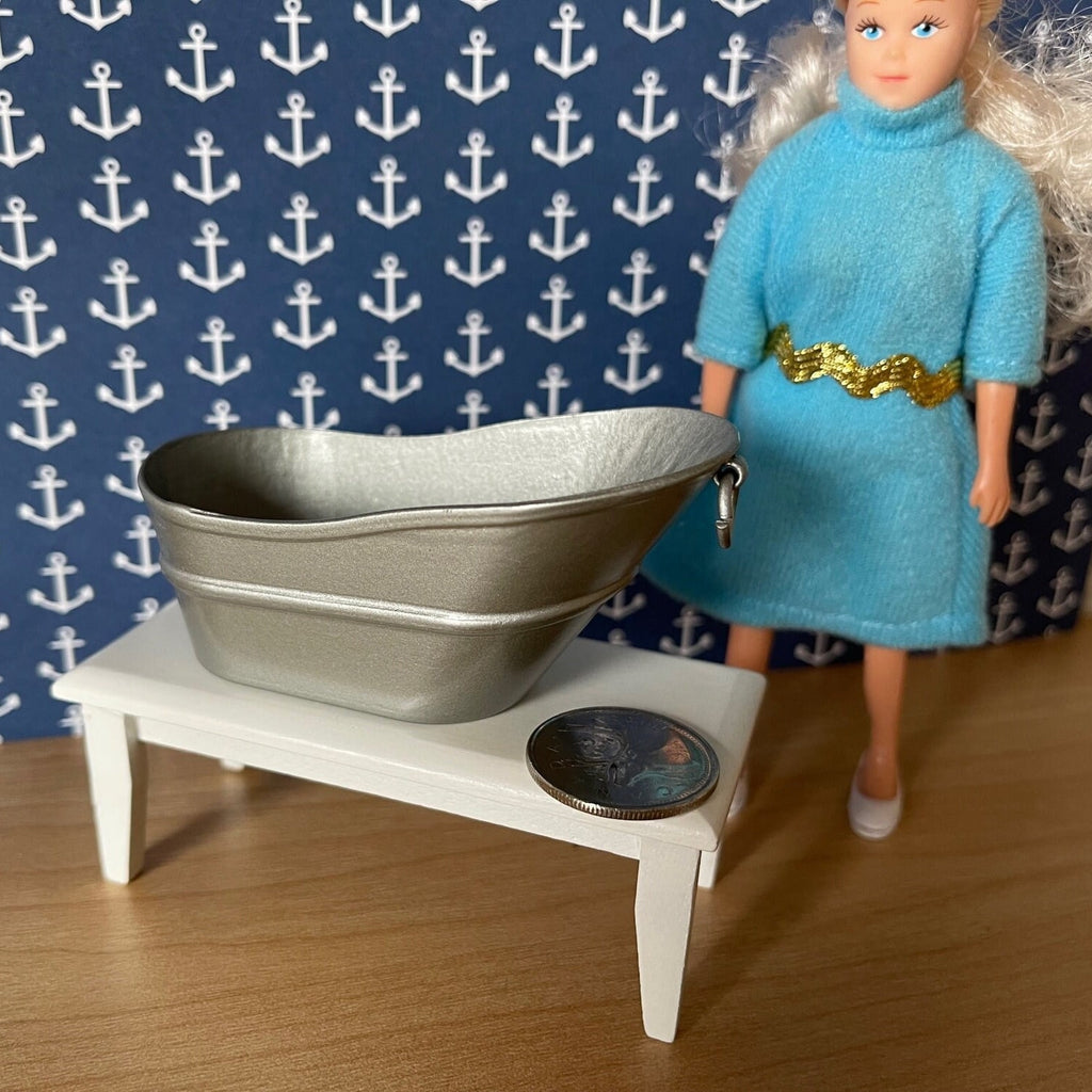 1:12 Miniature Metal Small Bathtub , Dollhouse Bathtub - F023