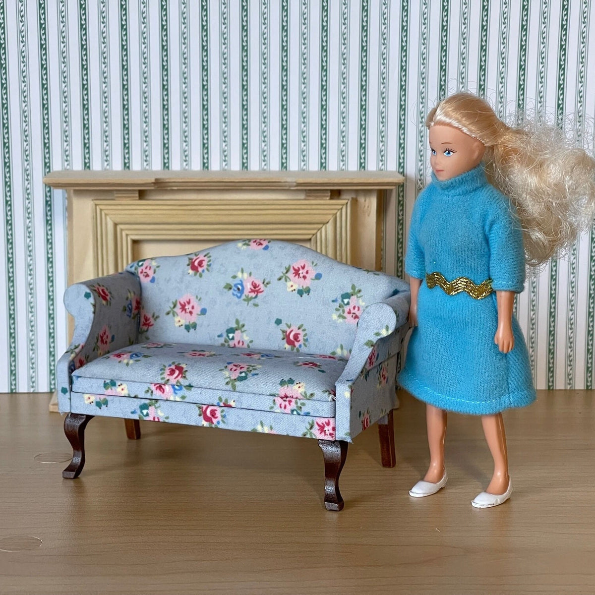 1:12 Scale Miniature Upholstered Lawson Sofa, 2 Seat, Floral Print with Pink Roses, 5-1/8 inch long, DIY Dollhouse Supply (light blue)