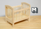 Lit de bébé miniature en bois brut à l'échelle 1:12, côtés à barreaux, 11,3 cm (4-7/16 pouces) de long, fourniture pour maison de poupée DIY