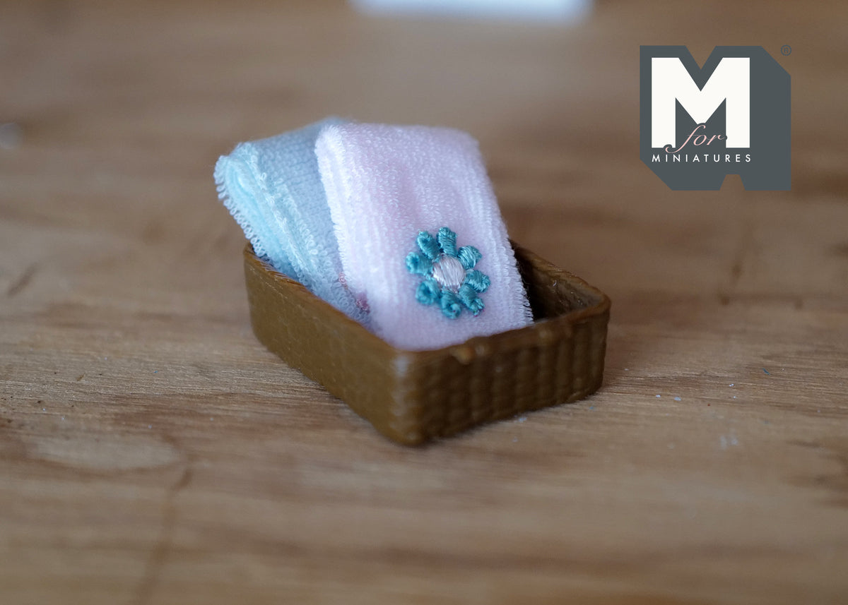 1:12 Scale Miniature Wood Bathroom Basket with 2 Towels, Set of 3, 2 inch long, DIY Dollhouse Supply