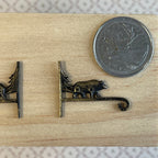 Supports muraux miniatures en métal à l'échelle 1:12 avec motif ours et arbre, 1 paire, 2,7 cm (1-1/16 po) de long, fourniture pour maison de poupée DIY (bronze antique)