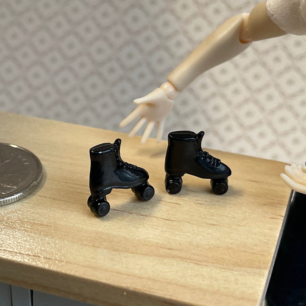 Miniature Roller Skates 1 Pair (Black) - G075