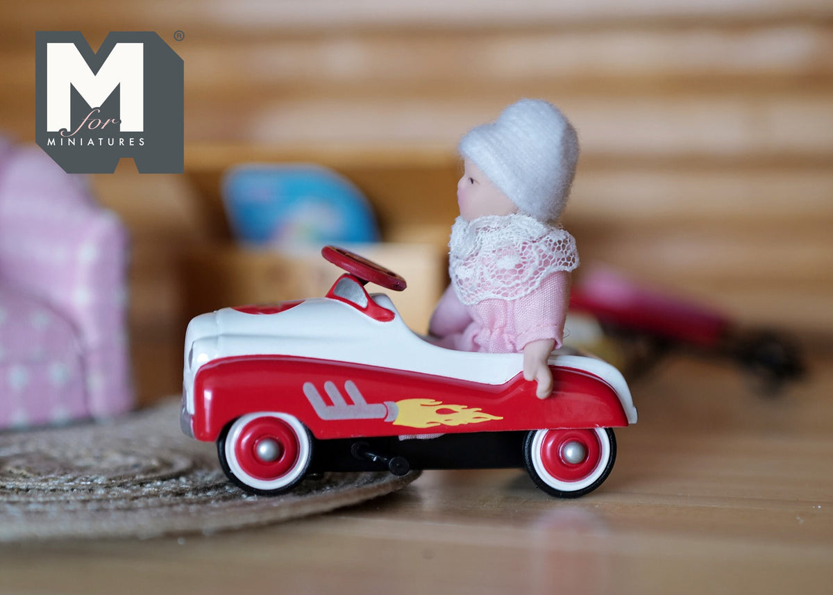 1:12 Dollhouse Miniature ride on baby car - F001