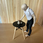 Table de terrasse ronde miniature à l'échelle 1:12, plateau noir, pieds en bois avec croisillon en X, 6 cm de hauteur, fournitures pour maison de poupée DIY