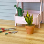Maßstab 1:12 Miniatur-Pflanze mit spitzen Blättern im Terrakottatopf, 1-1/2 inch hoch, DIY-Puppenhausbedarf