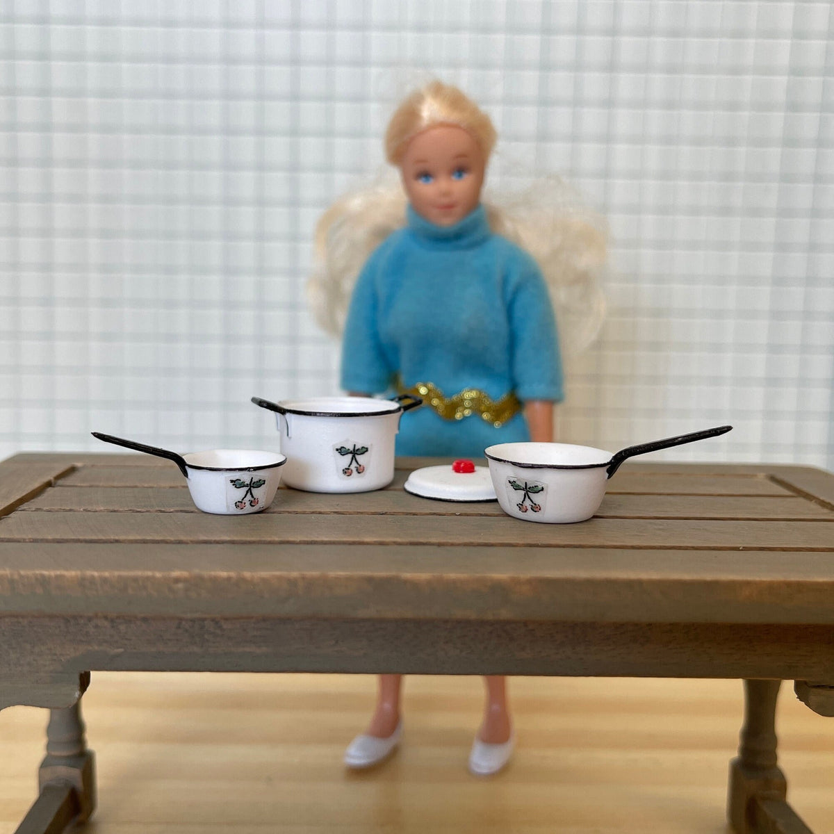 1:12 Scale Miniature Cookware, Pot with Lid and 2 Saucepans, Set of 4, Black Handles, 1-5/16 inch long, DIY Dollhouse Supply (white)