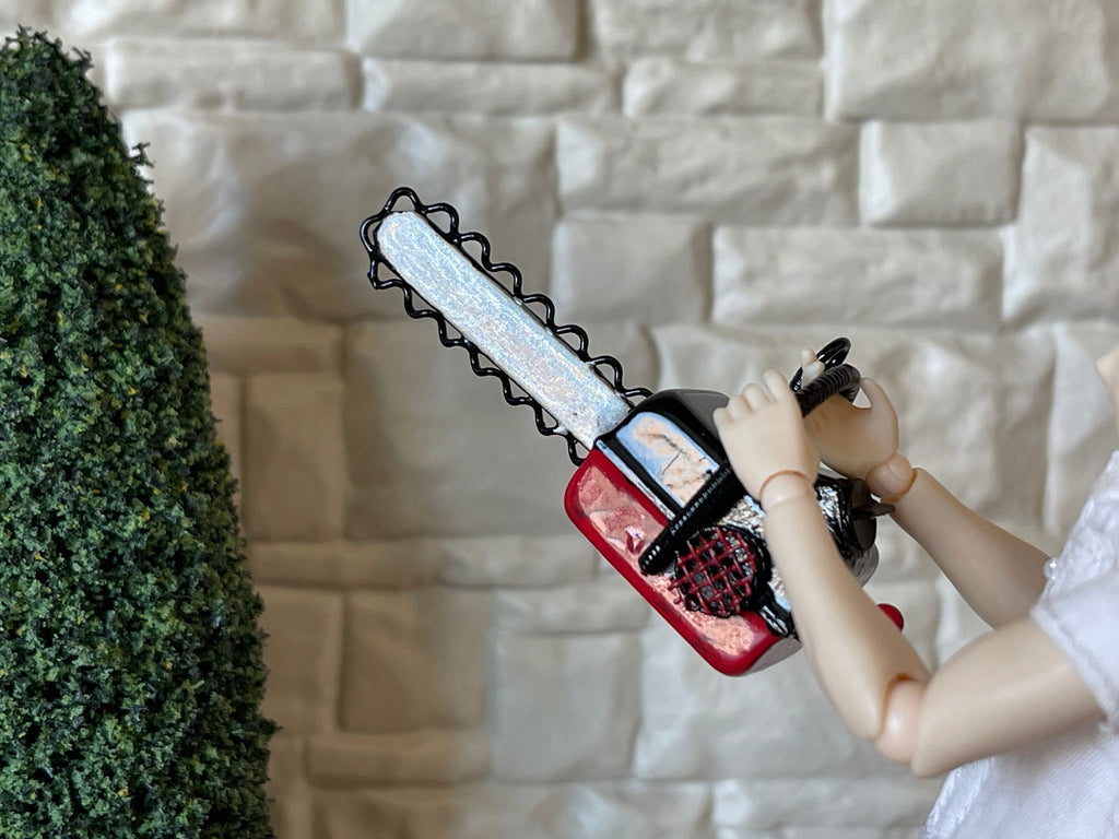 1:12 Scale Miniature Metal Chainsaw with Handle, 2-5/8 inch long, DIY Dollhouse Supply (red and black)